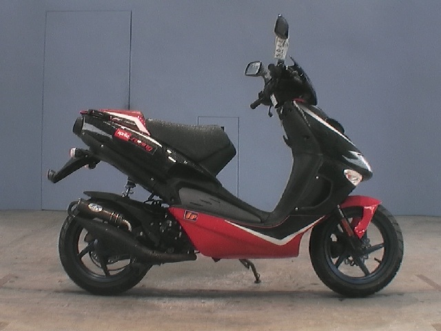 Купить мотоцикл Aprilia SR50 2000 фото 2